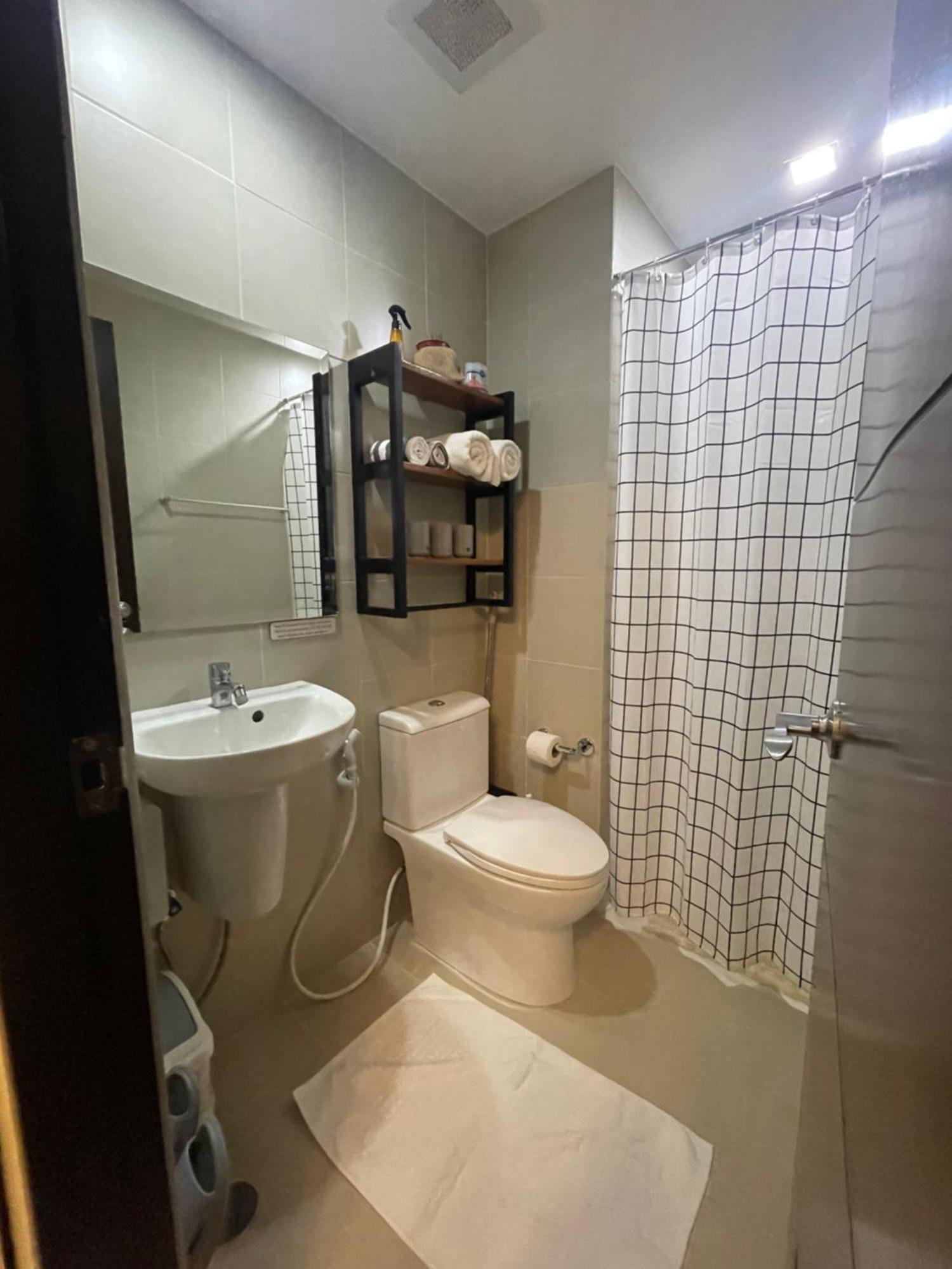 Condo Home With Fast Wifi In Bacolod City Exterior photo